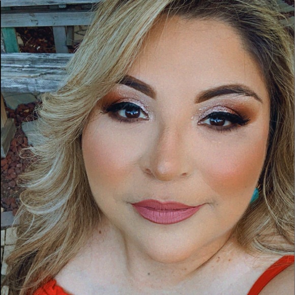 Meet your Posher, Diana - Picture 1 of 1